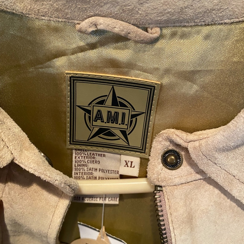 AMI Jacket - Picture 2 of 3
